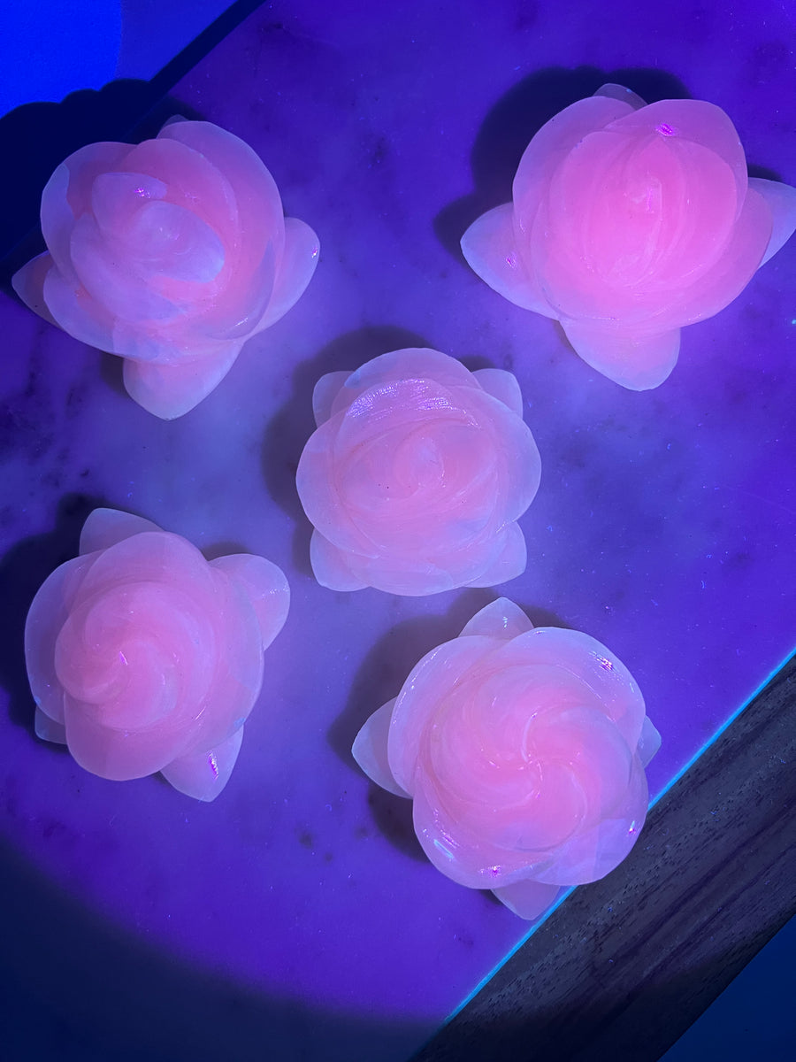 Mangano Calcite Roses